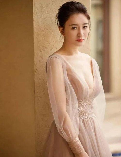 李小冉的照片,光影交织下的美丽传奇